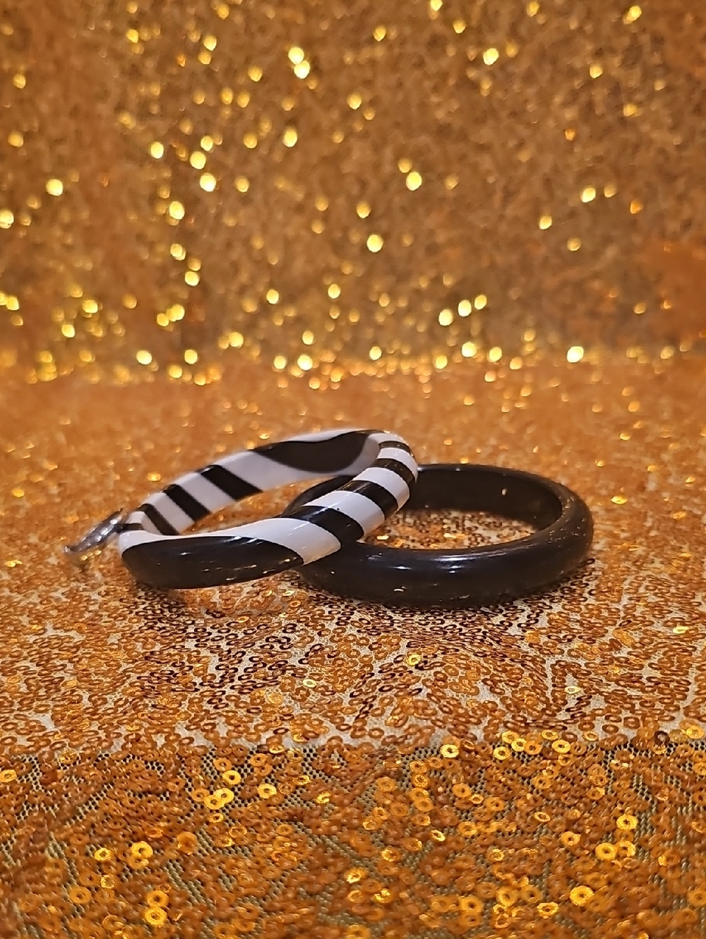 White And Black Jewelry Bracelets And Ring - Picture 1 of 5